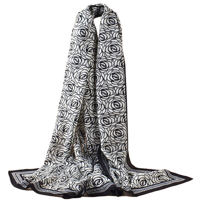 SCF3782 BLACK : Roses with herringbone border