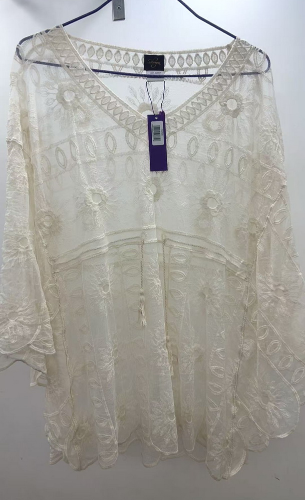 TOP070 : Neva lace butterfly sleeve top