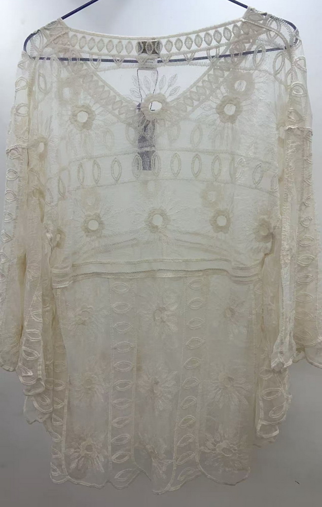 TOP070 : Neva lace butterfly sleeve top