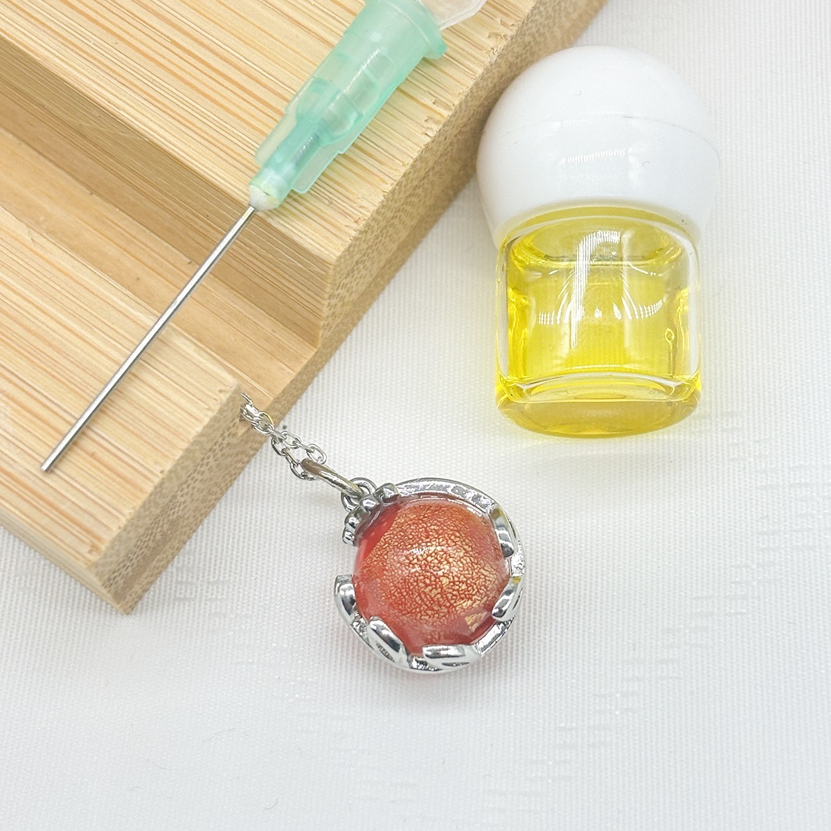 Gift Gox - Aroma Necklace White Gold - Planet Solstice Sunburst (Fire Red) + Purify