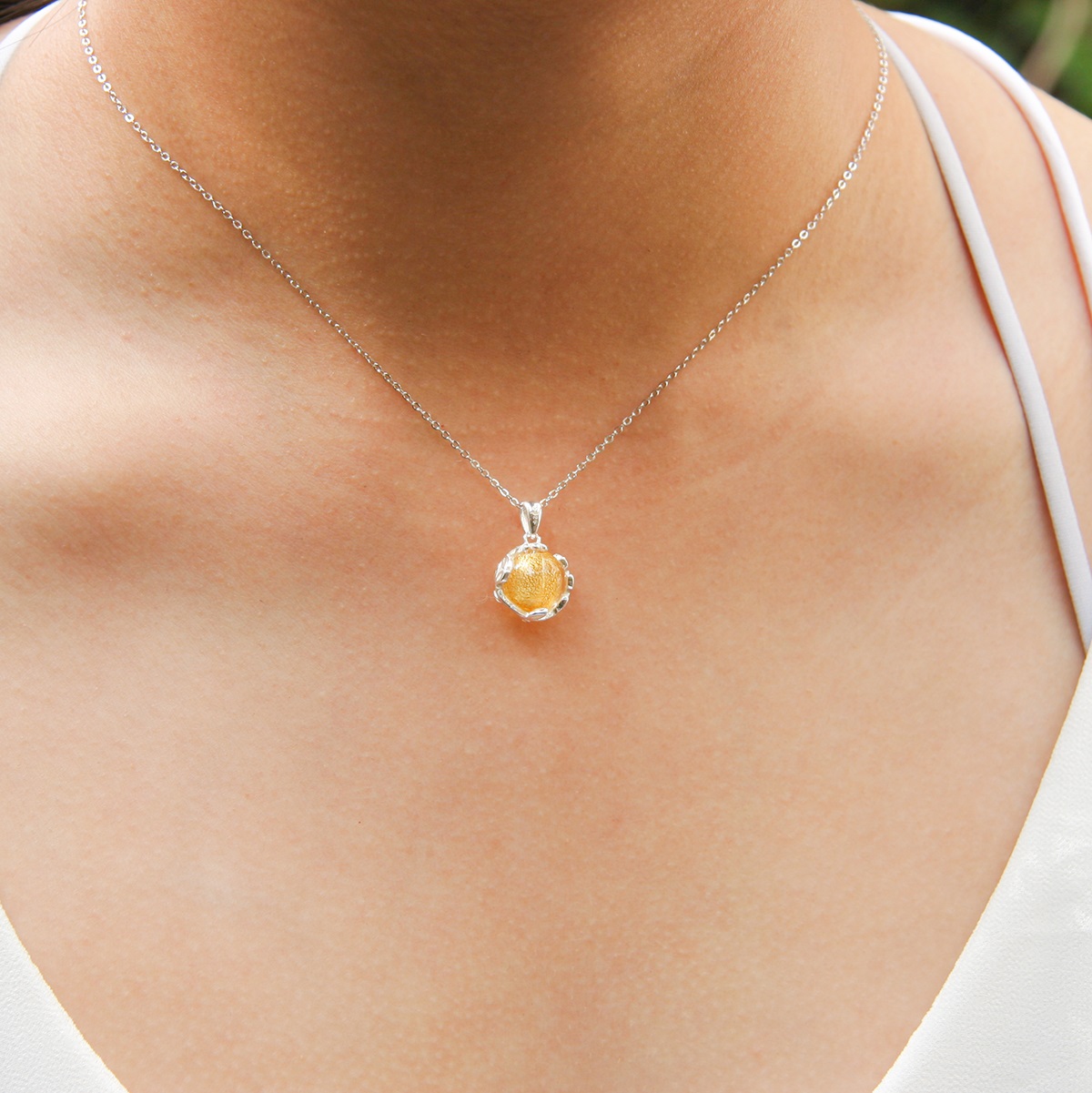 Gift Gox - Aroma Necklace White Gold - Planet Jovian Gold (Golden Yellow) + Purify