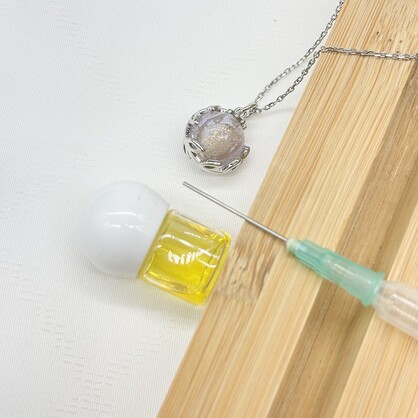 Gift Gox - Aroma Necklace White Gold - Planet Lunar Lavender (Lanvender Purple) + Purify