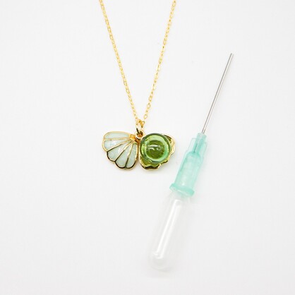 Gift Gox - Aroma Necklace 925 Silver, Gold coated - Green Shell Electric Lime (Light Green) + Purify