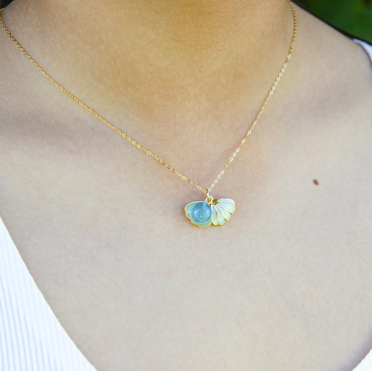 Gift Gox - Aroma Necklace 925 Silver, Gold coated - Green Shell Ocean Breeze (Light blue) + Purify