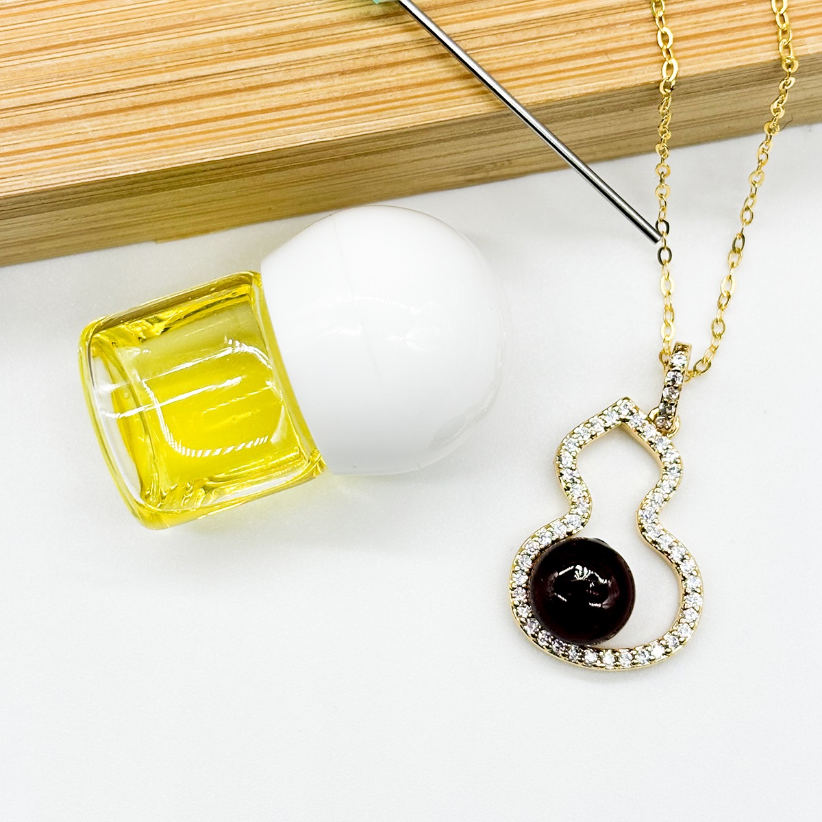 Gift Box - Golden Gourd Aroma Necklace - Amethyst + Purify Essential Oil Blend | Aroma Jewelry Gift Set