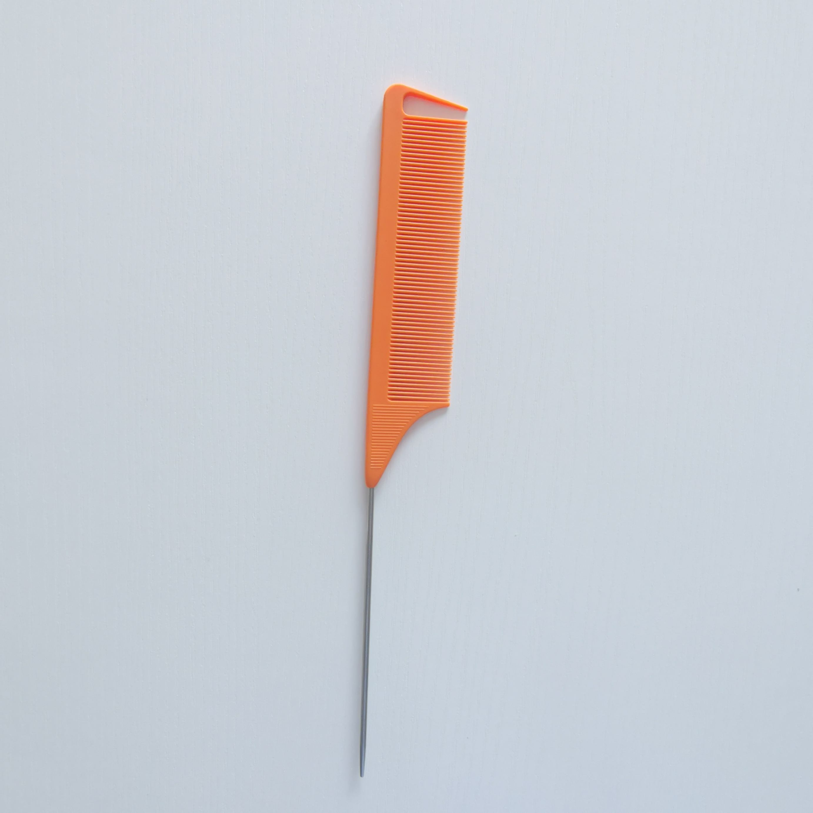 Tail Comb Orange