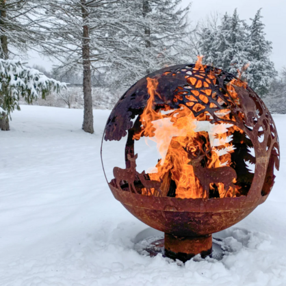 ESSCHERT DESIGN Fire Ball Pre-Rusted Laser Cut - Forest Scene