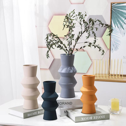 ZIG-ZAG CERAMIC VASE LIGHT BEIGE LARGE
