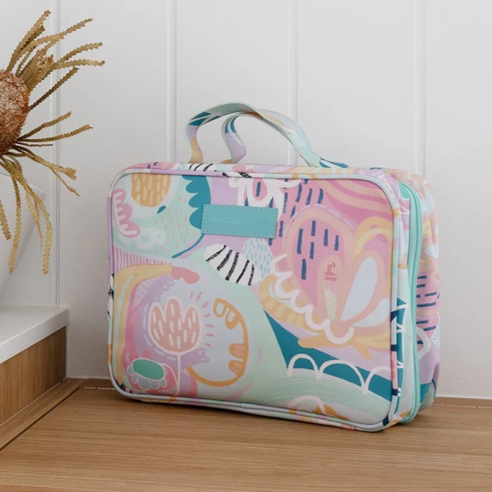 MM Hanging Toiletry Bag – Haven