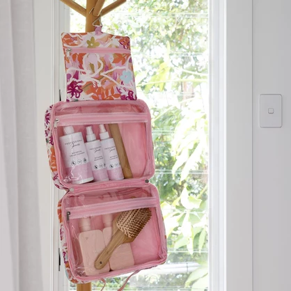 MM Hanging Toiletry Bag – Ivy