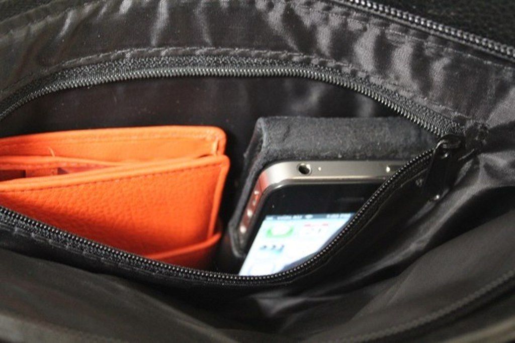 MULTI COMPARTMENT HANDBAG WITH SHOULDER STRAPS. STYLE NO: 4291.