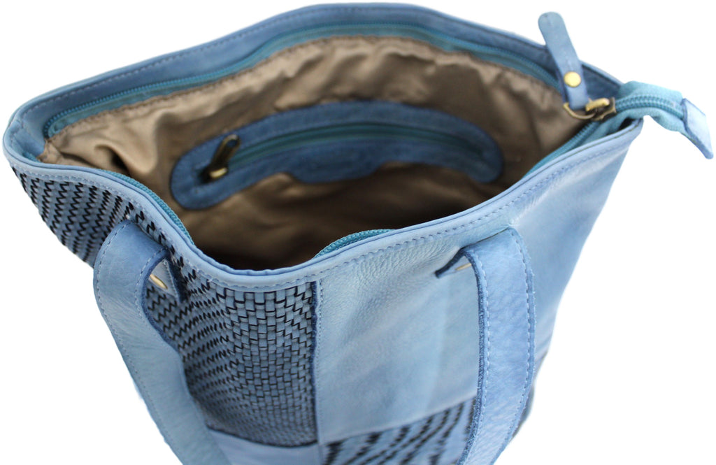 LEATHER HANDBAG - SHOULDER BAG WITH ADJUSTABLE STRAP. STYLE: 1661.