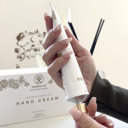 Hand Cream White & Gold Tube Lotus & Green Tea 120mL