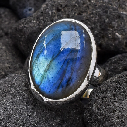 Labradorite Oval Shape Ring in 925 Sterling Silver.