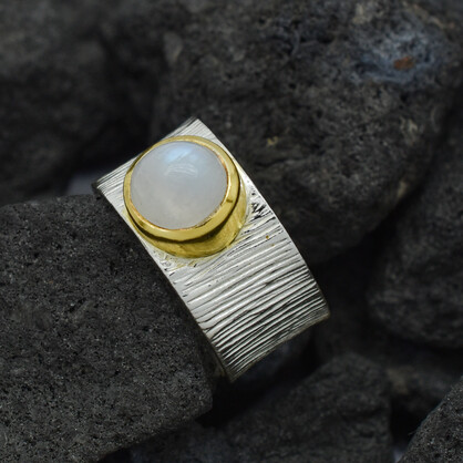 Moonstone Gemstone Ring With Gold Plating In 925 Sterling Silver..