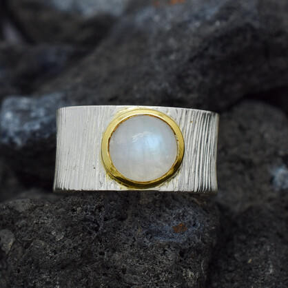 Moonstone Gemstone Ring With Gold Plating In 925 Sterling Silver..