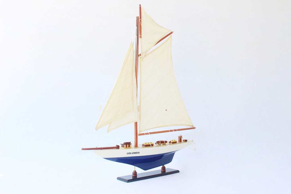 Columbia Yacht, Blue