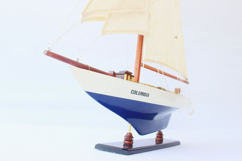 Columbia Yacht, Blue