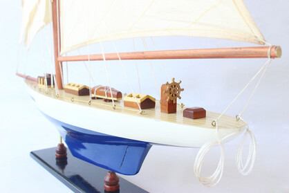 Columbia Yacht, Blue