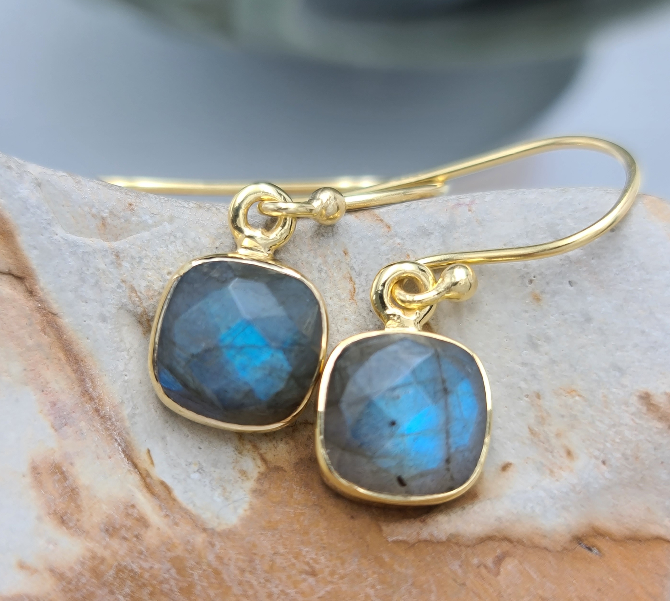Kalash Earrings - E2586