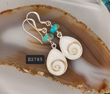 Shiva Shell Large with Turquoise Bead