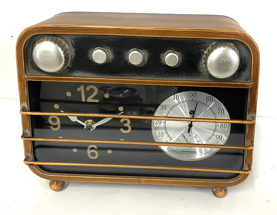 Radio Clock - Barometer 26 x 20cm