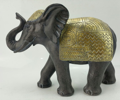 Kenyan Elephant Polyresin  26x18cm