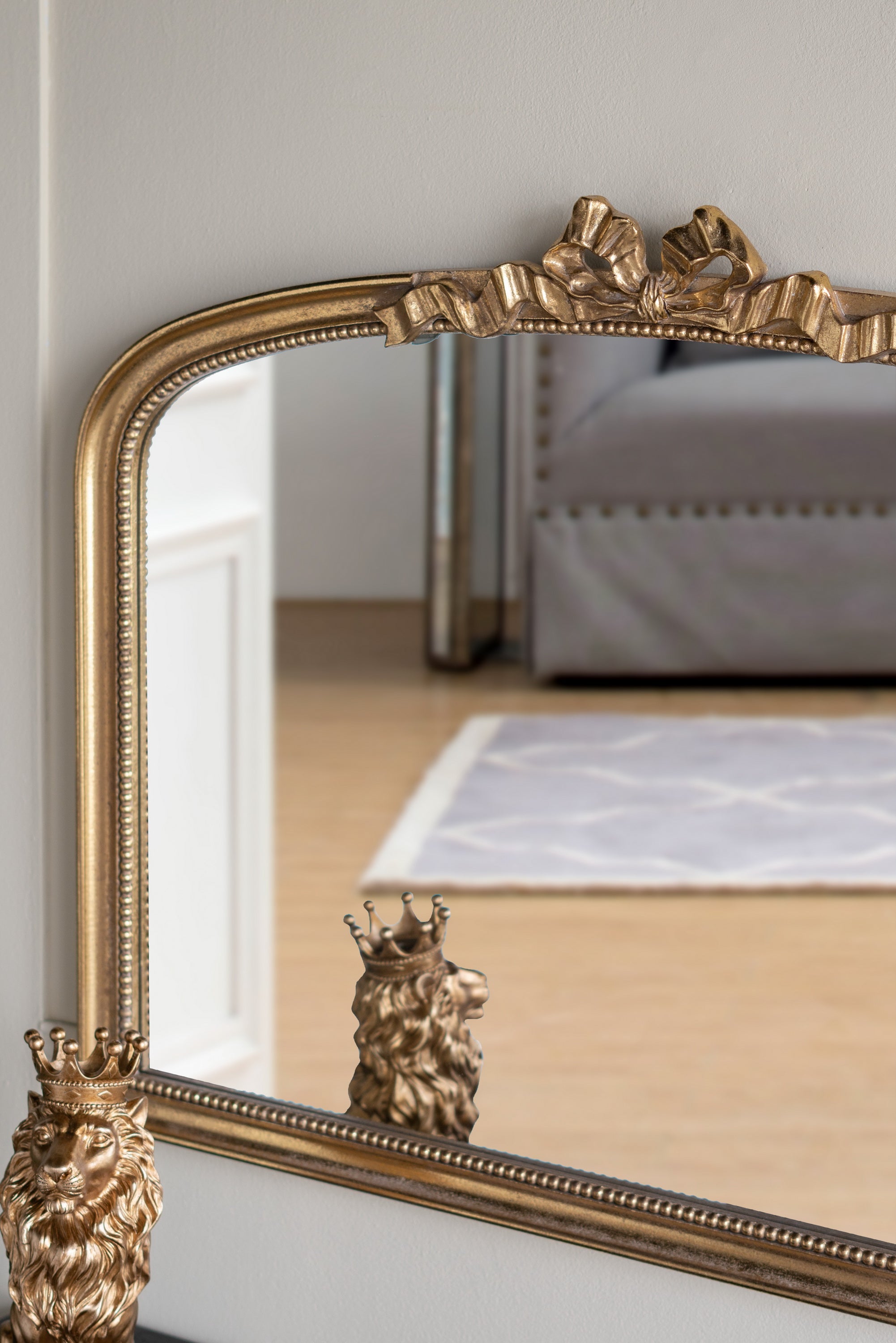 VIENNA GOLD BOW WALL MIRROR