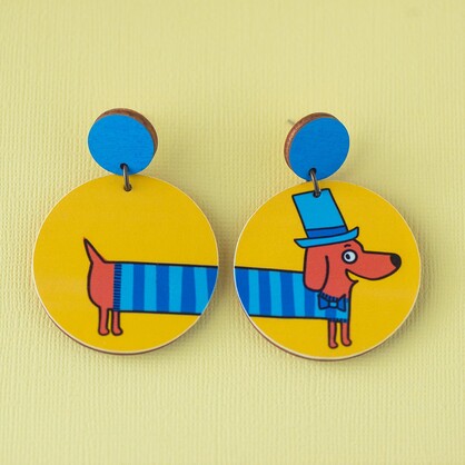Daschund Stretch - Sausage Dog in Jumper - Yellow & Blue