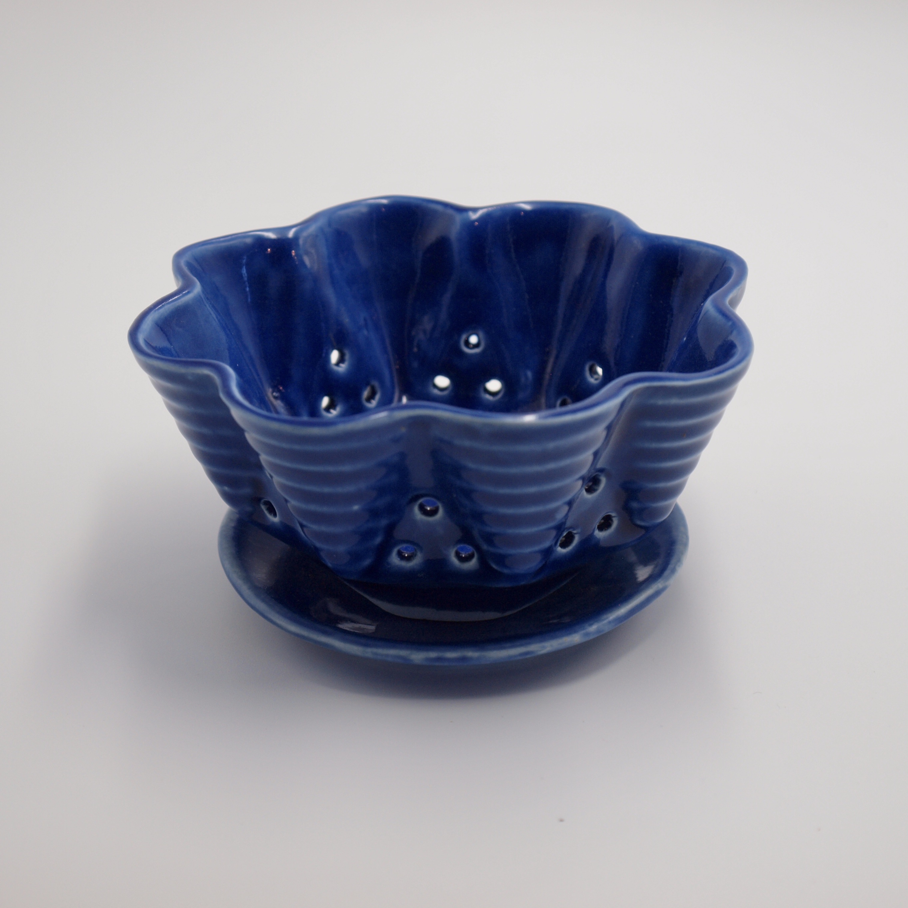 Wholesale Berry Colander Mint glaze Sian Thomas Ceramics Fieldfolio