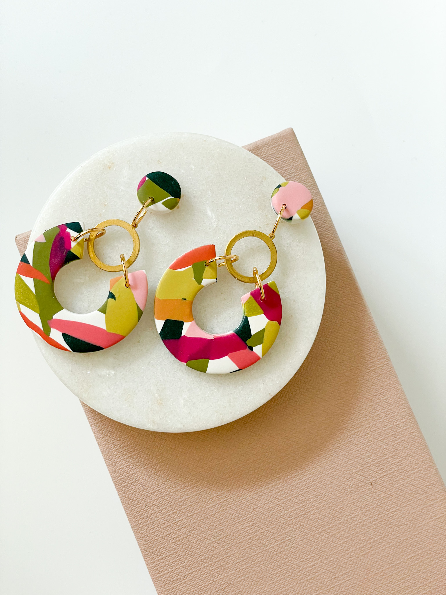 ONE OF A KIND 
the ‘tropical’ - cut out circles