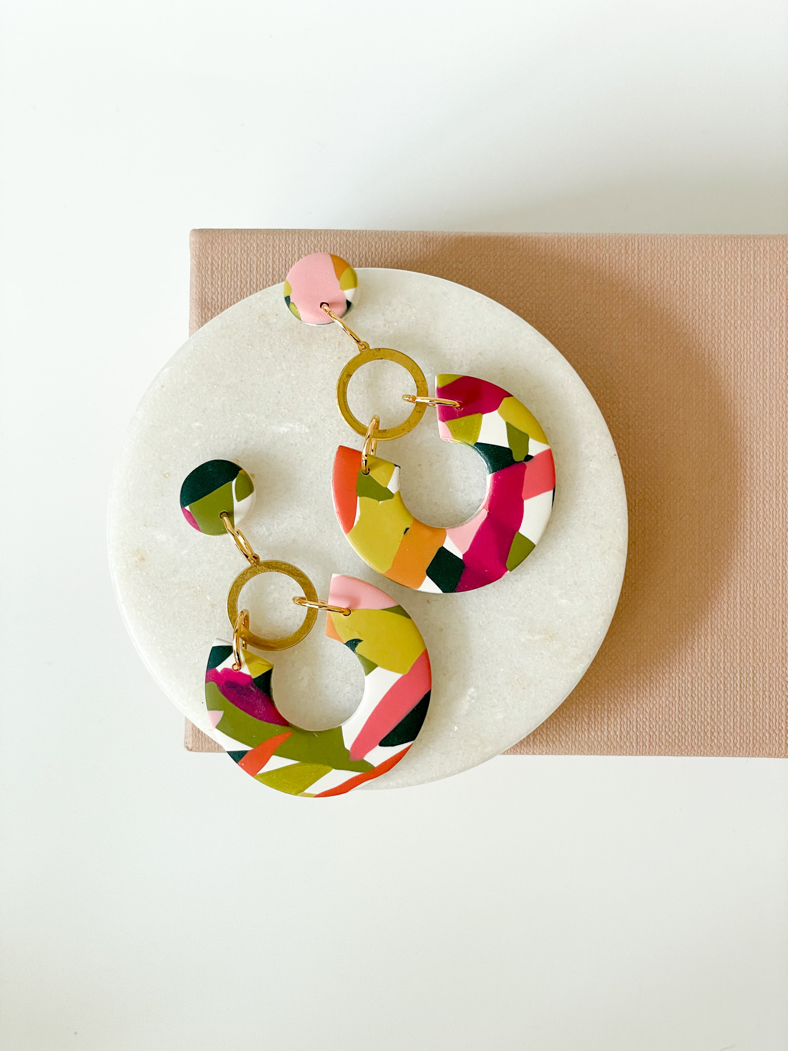 ONE OF A KIND 
the ‘tropical’ - cut out circles
