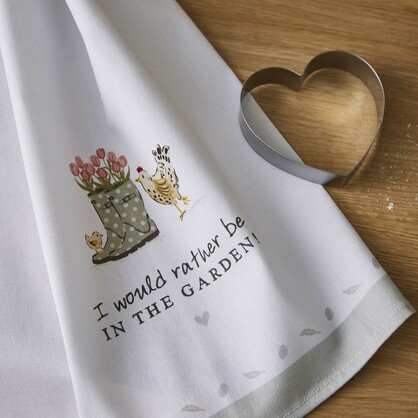 Hen House Lane Tea Towel & Cookie Cutter Set