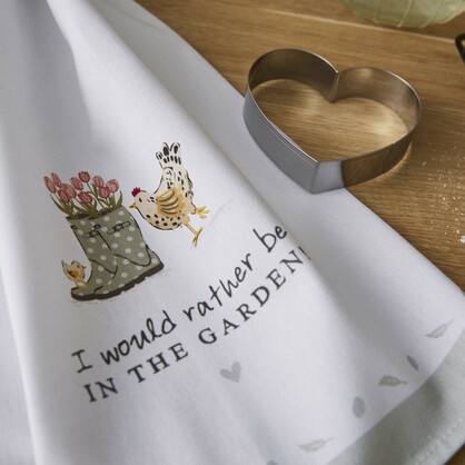 Hen House Lane Tea Towel & Cookie Cutter Set