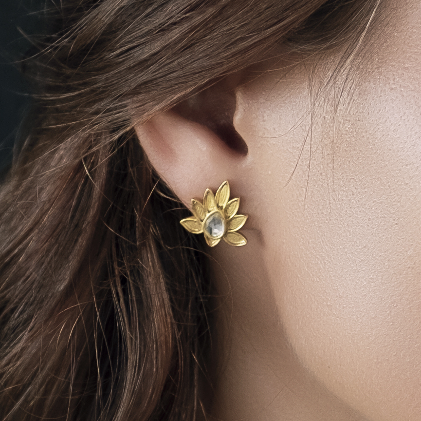 Peacock Stud Gold