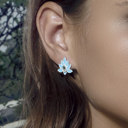 Peacock Stud Pale Blue