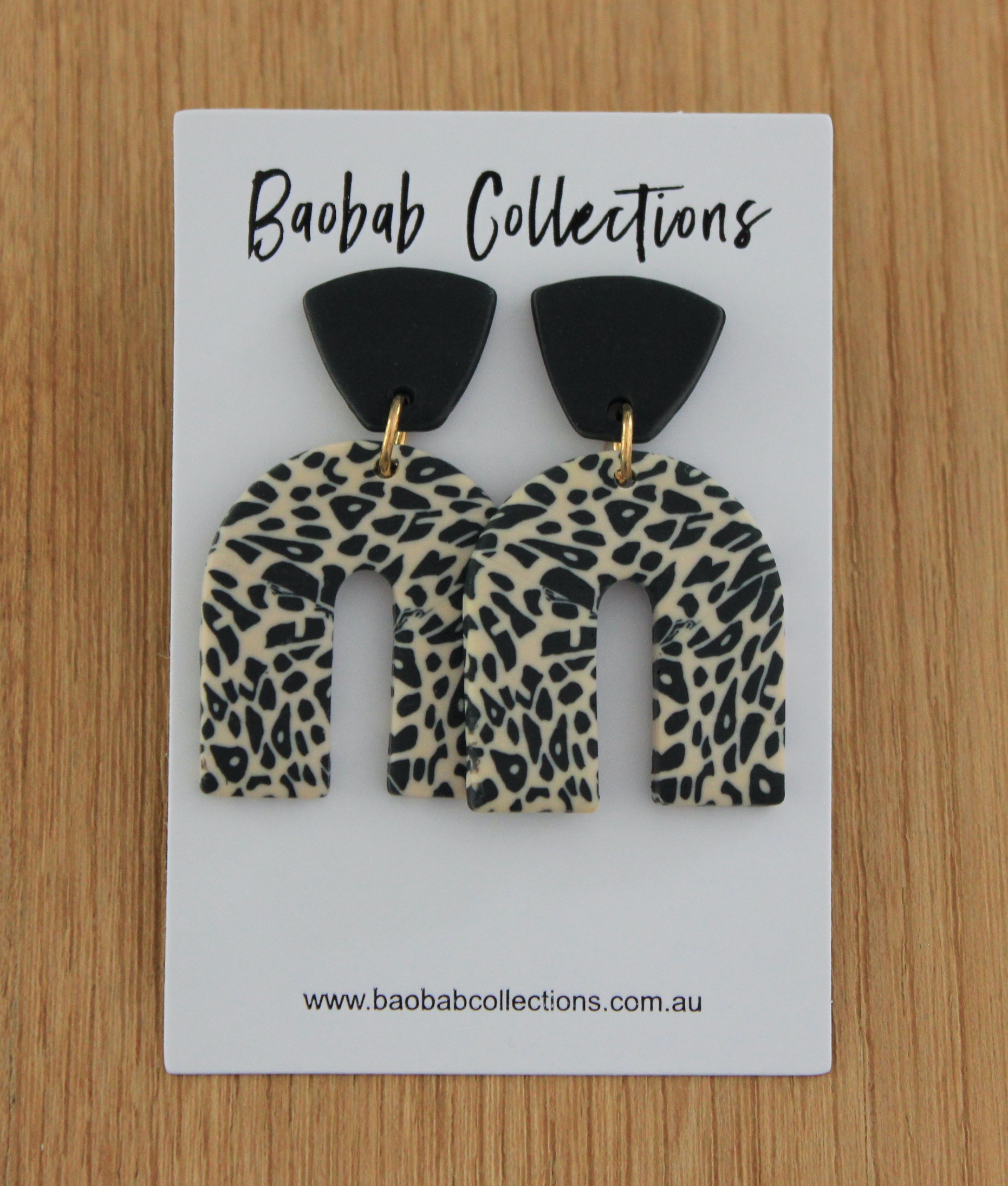 Leopard Earring: Blk Drop w/ Horseshoe Leopard Drop