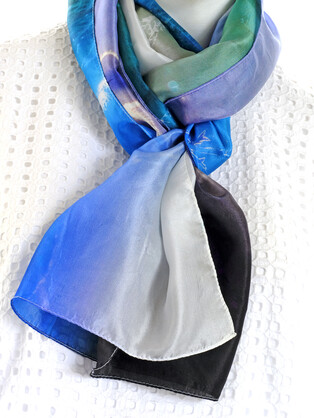 SILK TABBI SCARF: Early Morning Roos
