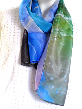 SILK TABBI SCARF: Early Morning Roos