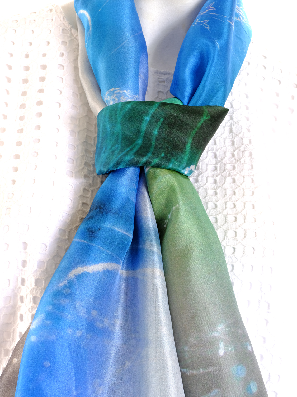 SILK TABBI SCARF: Early Morning Roos