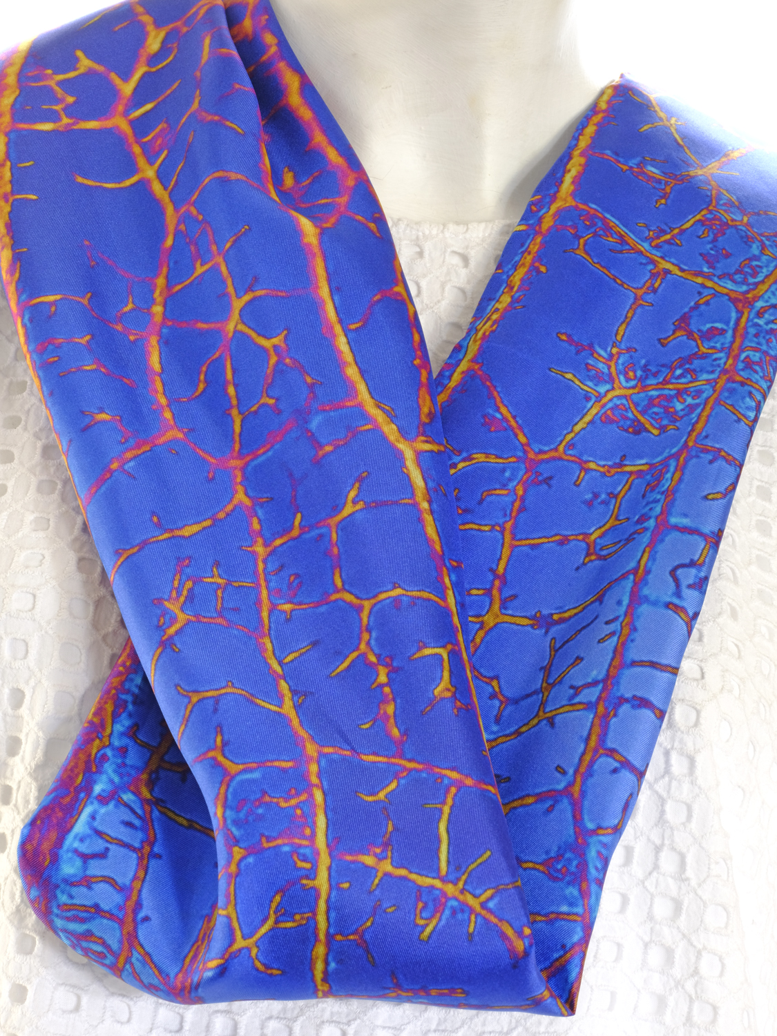 SILK TWILL SCARF: Gum Leaf