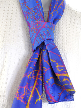 SILK TWILL SCARF: Gum Leaf
