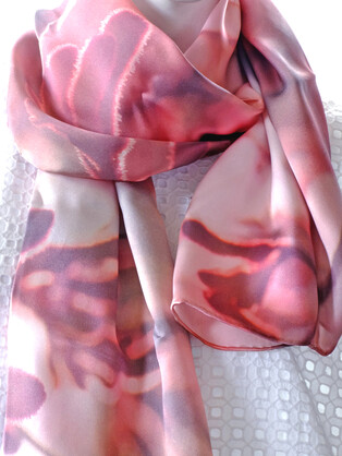 SILK TWILL SCARF: Kangaroo Paw
