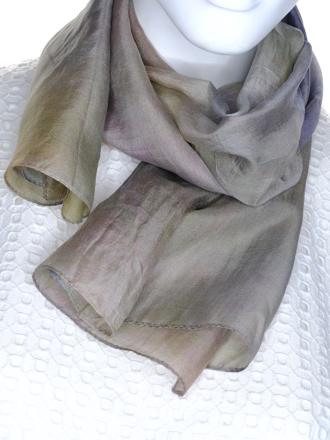 SILK TABBI SCARF: Quokka