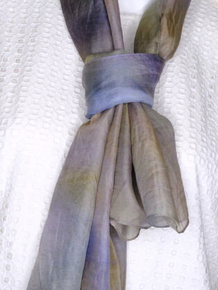 SILK TABBI SCARF: Quokka
