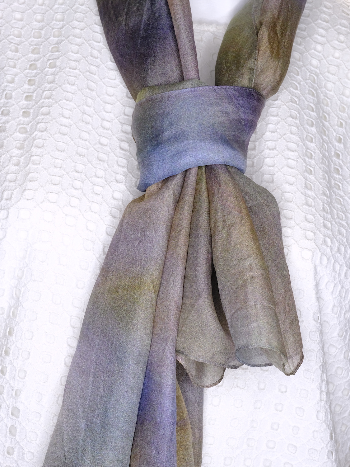 SILK TABBI SCARF: Quokka