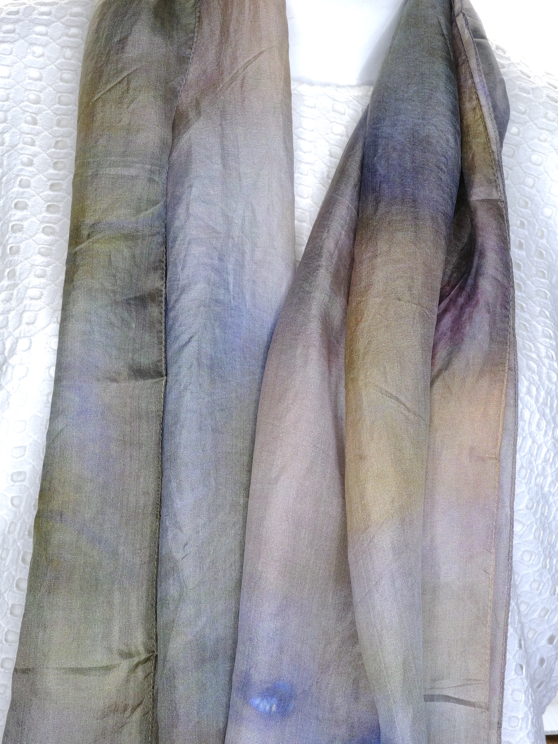 SILK TABBI SCARF: Quokka