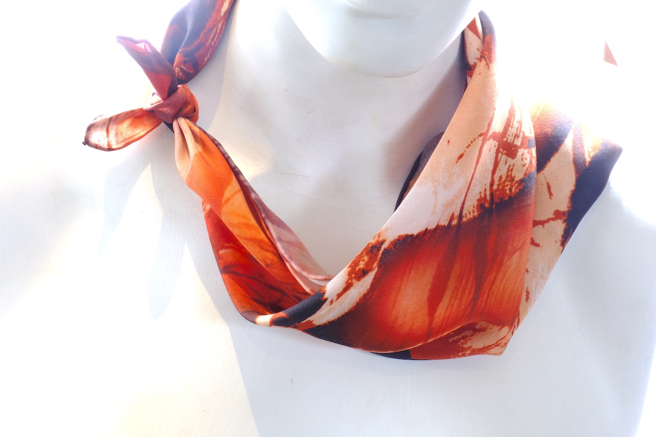SILK TWILL MINI SCARF: Boxing Kangas