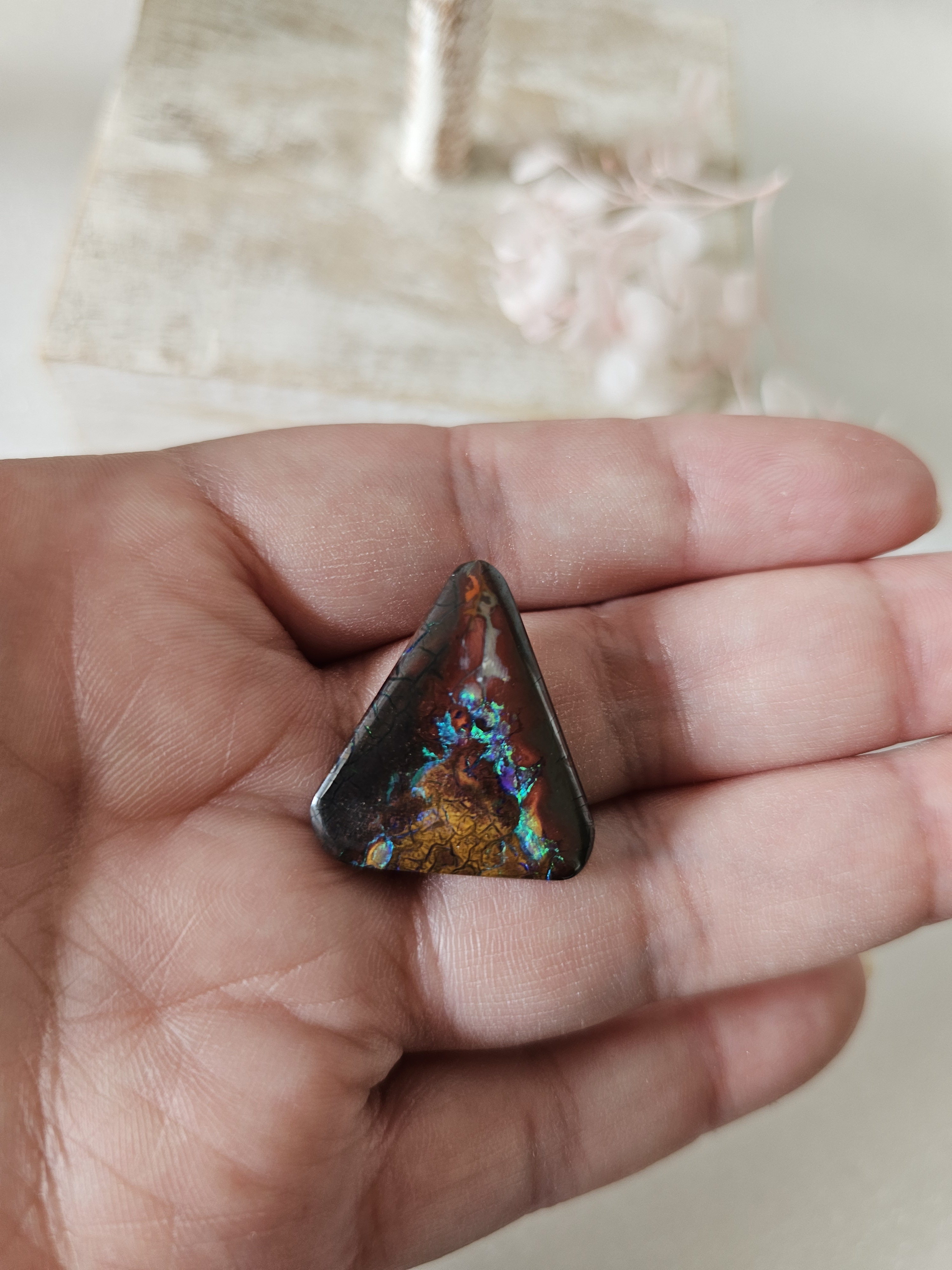Triangle boulder opal