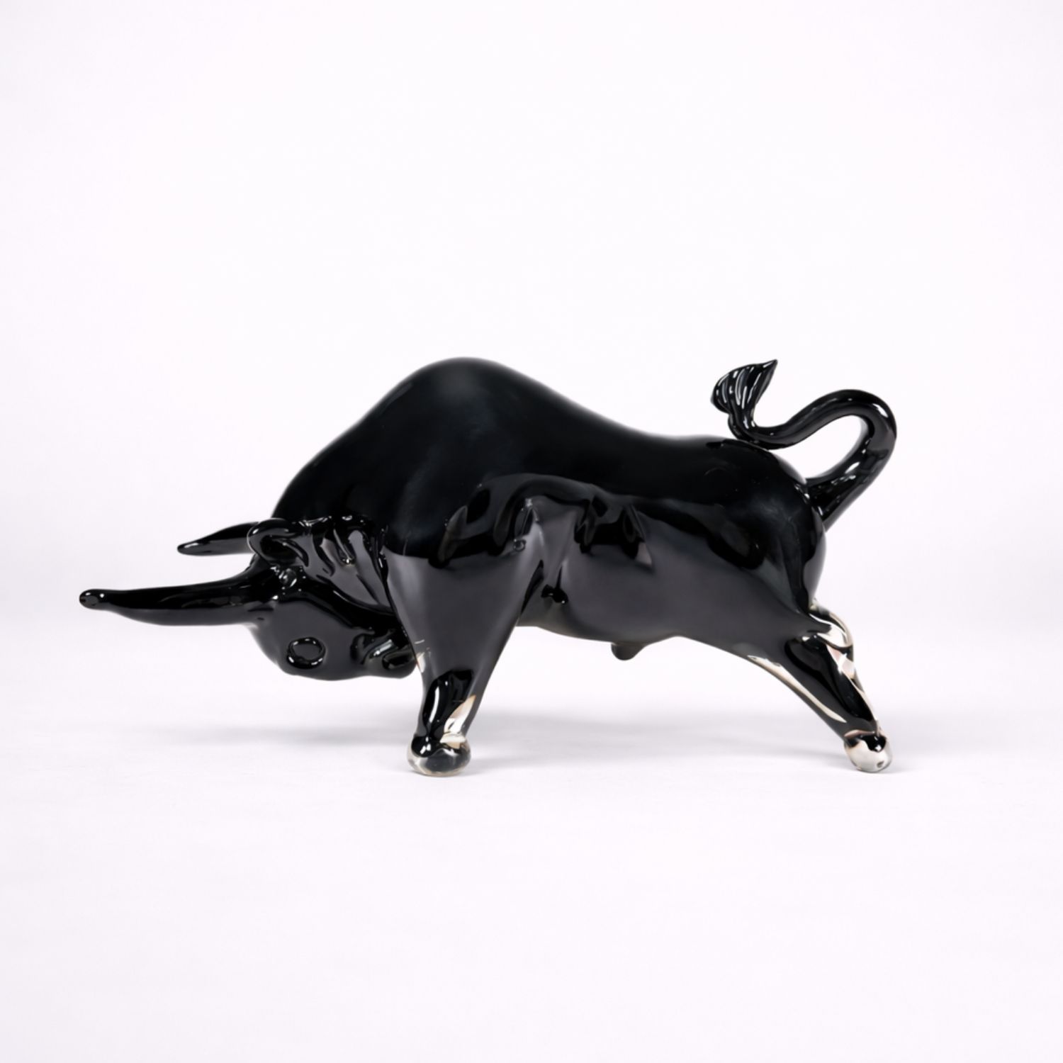 Zibo Handblown Art Glass - Onyx Bull